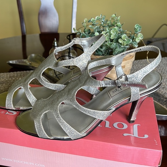 Touch Ups Aphrodite 301M 8M dressy prom wedding fall dance homecoming 2 5/8”heel - Picture 2 of 8